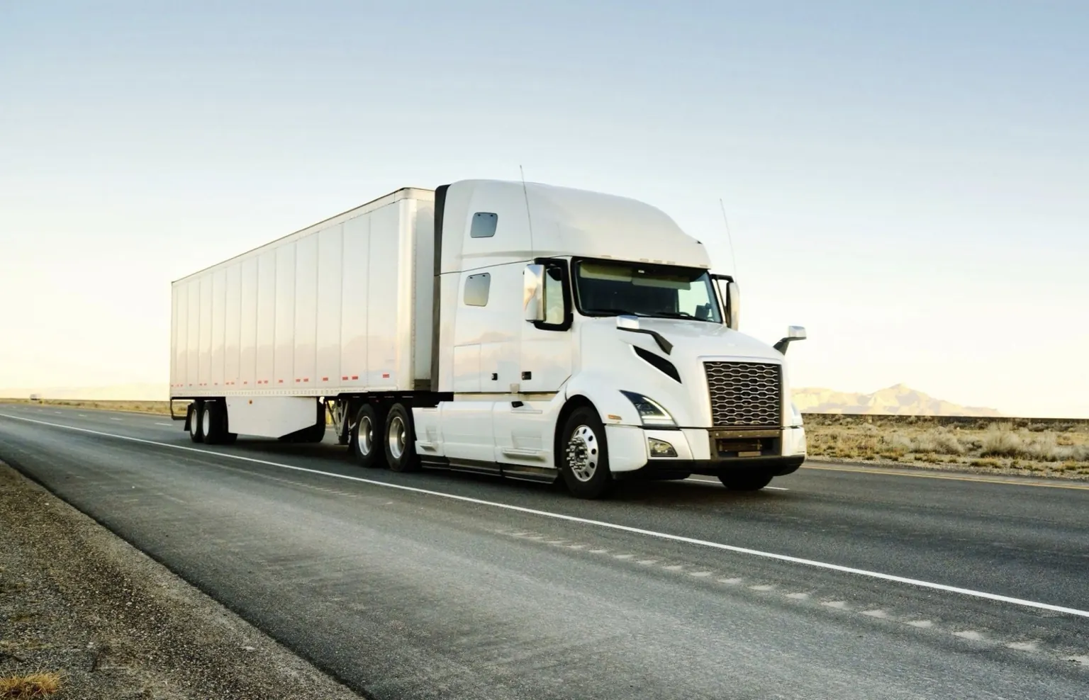 Long-distance moving truck
